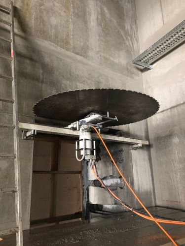 Professionelle Wandsägearbeiten mit Diamantsägeblatt