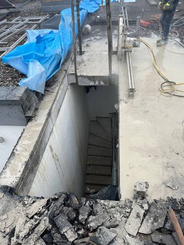Präzisionsarbeit durch Kernbohrung in der Nähe für Bauprojekte